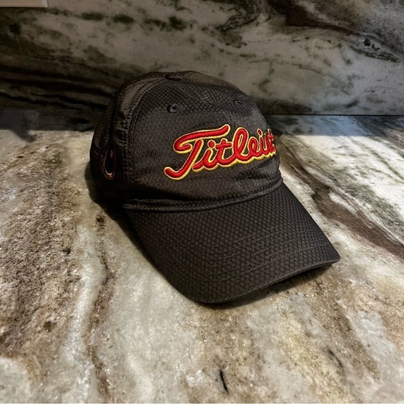 Men’s | Titleist Golden Horseshoe Club Gray Golf Hat | One Size - Picture 4 of 8